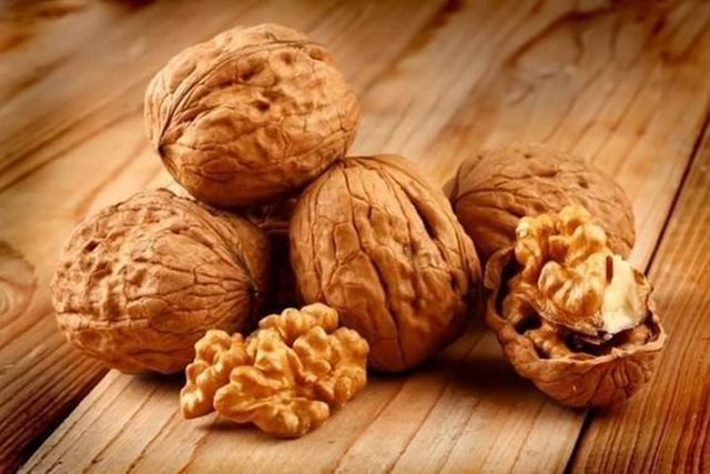 Tác dụng của việc ăn quả óc chó mỗi ngày